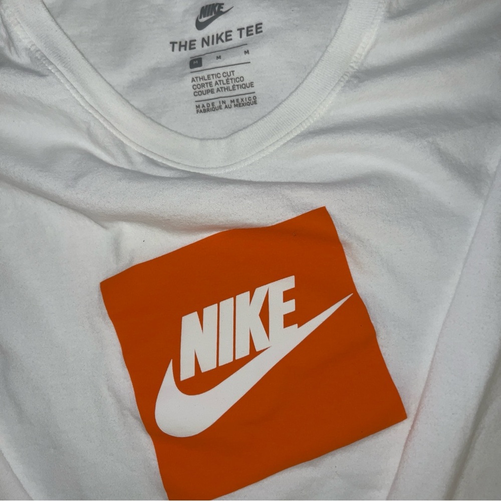 The Nike Tee Swoosh Long Sleeve T Shirt Men’s Medium White